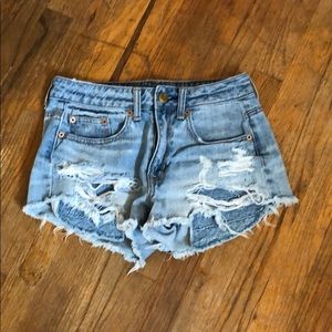 Lightly used AEO Hi-Rise distressed denim shorts.